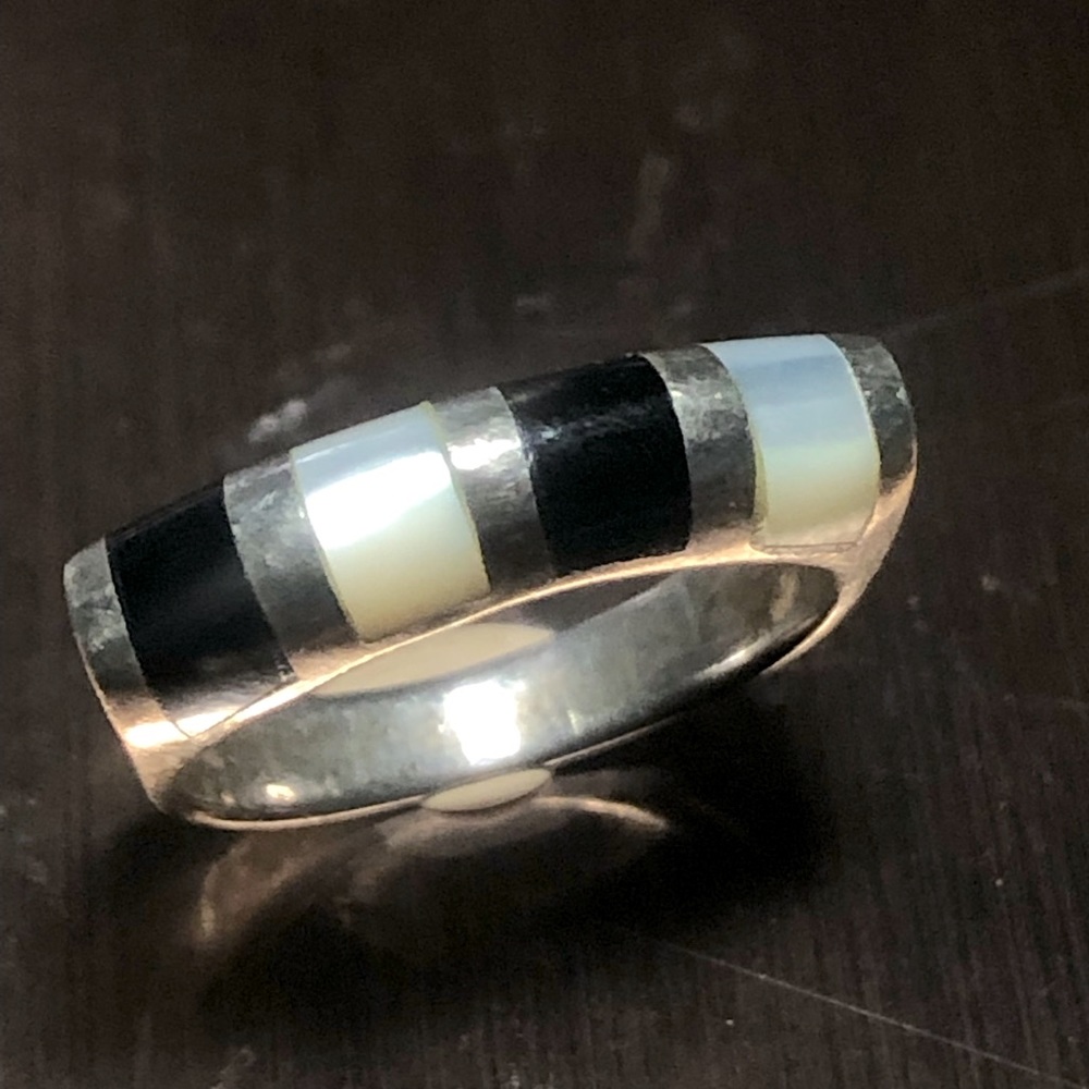 Onyx Obsidion Mother or Pearl Ring Sterling Silver 925 Size 6.5